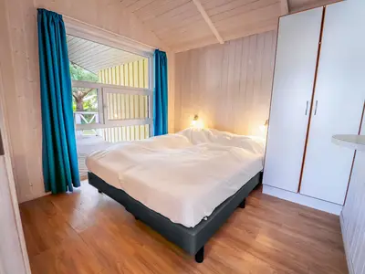 zweites Schlafzimmer mit Einzelbetten