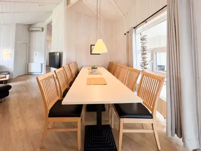 Wohnzimmer mit Essbereich