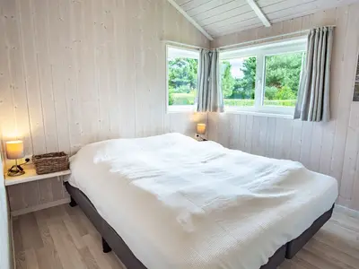 1. Schlafzimmer mit Doppelbett