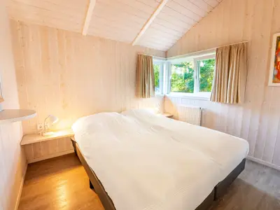 1. Schlafzimmer mit Doppelbett