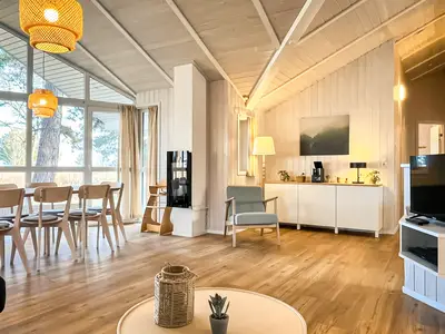 Blick vom Wohnbereich zum Essbereich