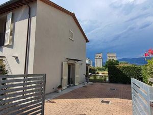 23699801-Ferienhaus-5-Lucca-300x225-1