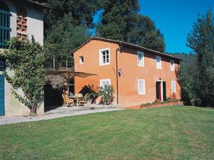 18735562-Ferienhaus-6-Lucca-300x225-1