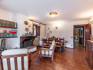 23992710-Ferienhaus-4-Lucca-300x225-3