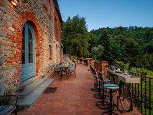 23718690-Ferienhaus-12-Lucca-300x225-3