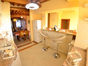 21793523-Ferienhaus-7-Lucca-300x225-1