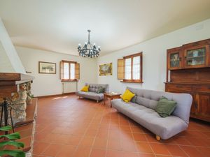 23848362-Ferienhaus-9-Lucca-300x225-2