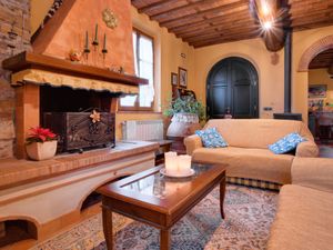 23837335-Ferienhaus-4-Lucca-300x225-0