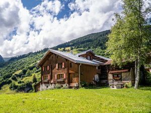 Ferienhaus Bundi Surin -  Ansicht Sommer