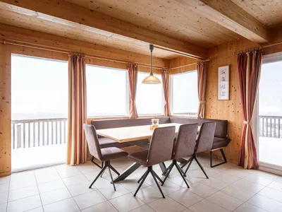 DiningRoom