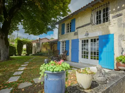 Außenseite Ferienhaus [Sommer]