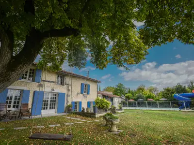 Außenseite Ferienhaus [Sommer]