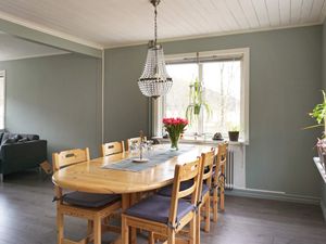 23049695-Ferienhaus-6-Lysekil-300x225-3