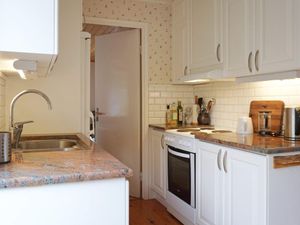 23972171-Ferienhaus-6-Lysekil-300x225-2