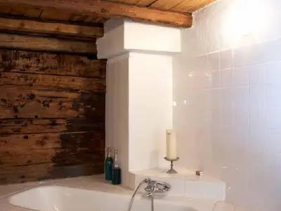 Bad mit Glas-Dusche