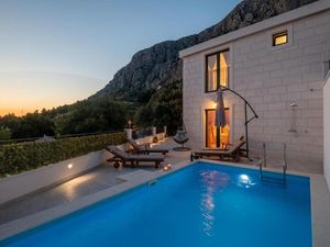 23382362-Ferienhaus-6-Makarska-300x225-1