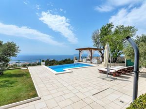 22807299-Ferienhaus-5-Makarska-300x225-5