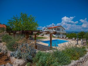 22445007-Ferienhaus-10-Makarska-300x225-3