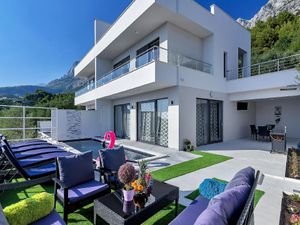 22807157-Ferienhaus-7-Makarska-300x225-1