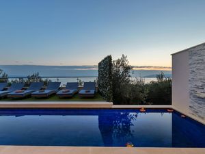 22807157-Ferienhaus-7-Makarska-300x225-3