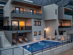 Ferienhaus für 9 Personen (300 m²) in Makarska