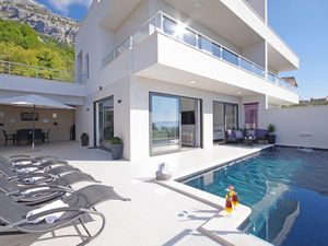 22807653-Ferienhaus-7-Makarska-300x225-2