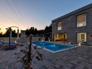 23974385-Ferienhaus-8-Makarska-300x225-3