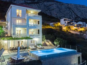 Ferienhaus für 14 Personen (380 m²) in Makarska