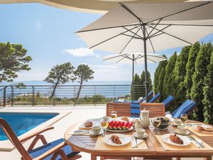 Ferienhaus für 8 Personen (202 m²) in Makarska