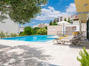 23758561-Ferienhaus-6-Makarska-300x225-5