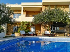 23944772-Ferienhaus-10-Makarska-300x225-0