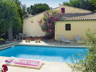 PoolOfHouse