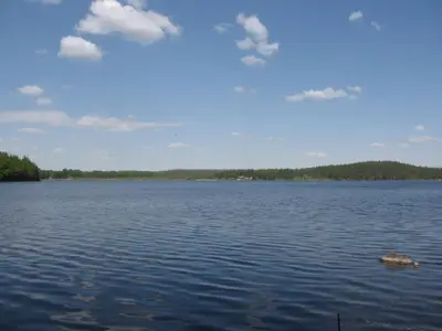 Blick vom Ufer über den Bysjön