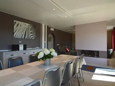 DiningRoom