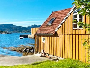 23496066-Ferienhaus-4-Måløy-300x225-5