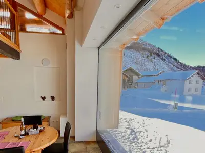 Chalet "Casa Bellavista Isola" für 2-4 Personen - Aussichtsfenster Richtung Loipe und Maloja