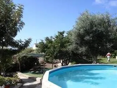 PoolOfHouse