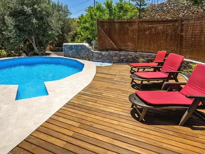 PoolOfHouse