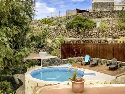 PoolOfHouse
