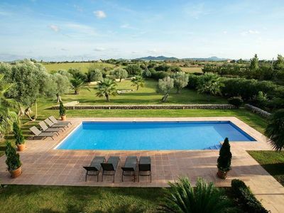 Pool. Panoramablick von der Dachterrasse aus