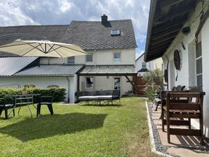 23855026-Ferienhaus-7-Manderscheid-300x225-2