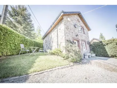 Außenseite Ferienhaus [Sommer]