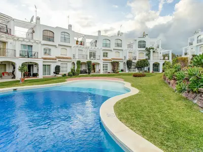 PoolOfHouse