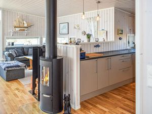 23763554-Ferienhaus-8-Manstad-300x225-4