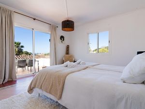 23549223-Ferienhaus-4-Marbella-300x225-3