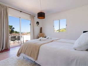 23545038-Ferienhaus-4-Marbella-300x225-3