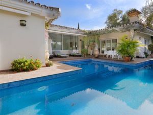 23568221-Ferienhaus-8-Marbella-300x225-1