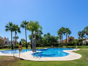 23911981-Ferienhaus-5-Marbella-300x225-1