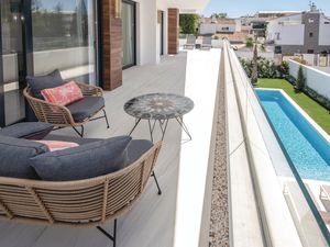 23741202-Ferienhaus-10-Marbella-300x225-3