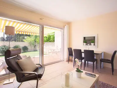 DiningRoom